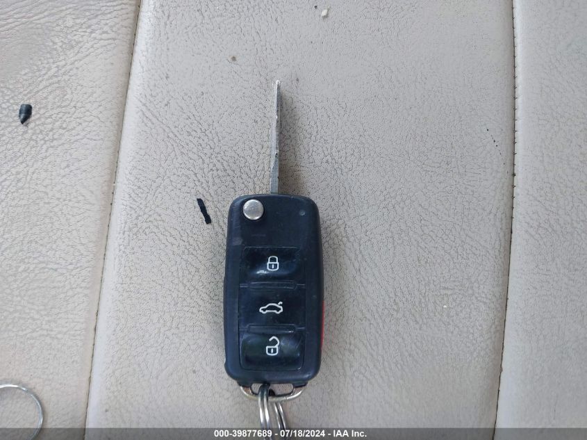 2013 Volkswagen Eos Komfort VIN: WVWBW8AHXDV003930 Lot: 39877689