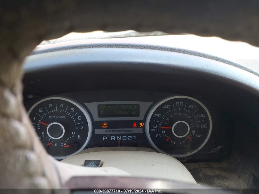 2006 Ford Expedition Eddie Bauer/King Ranch VIN: 1FMFU18516LA06591 Lot: 39877710