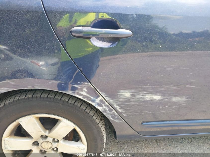 2007 Kia Rondo Lx VIN: KNAFG525777096641 Lot: 39877847