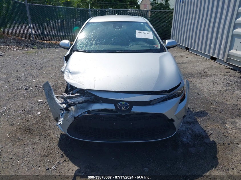 2022 TOYOTA COROLLA LE - JTDEAMDE4NJ043242