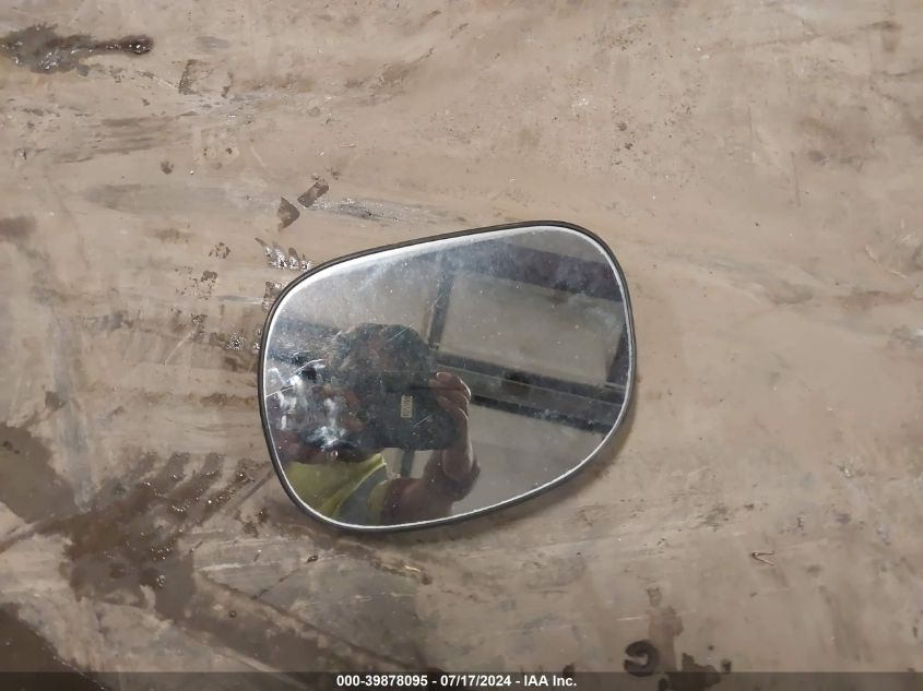 2001 Ford F-150 King Ranch Edition/Lariat/Xlt VIN: 1FTRW08L81KC64898 Lot: 39878095