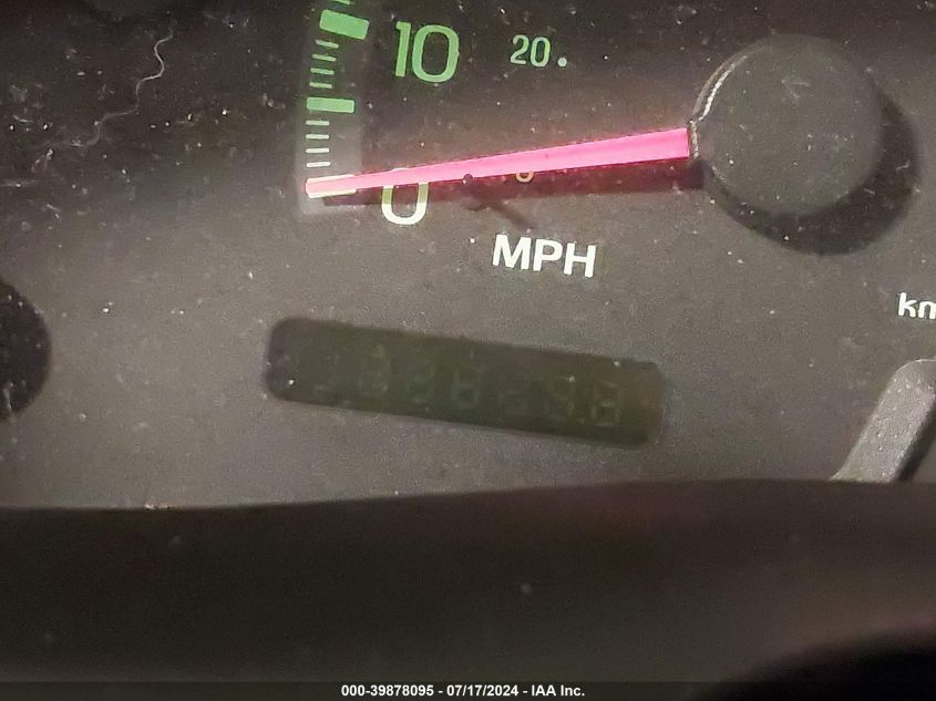 2001 Ford F-150 King Ranch Edition/Lariat/Xlt VIN: 1FTRW08L81KC64898 Lot: 39878095