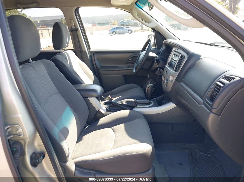 2005 Mazda Tribute I VIN: 4F2YZ02Z95KM52299 Lot: 39878339