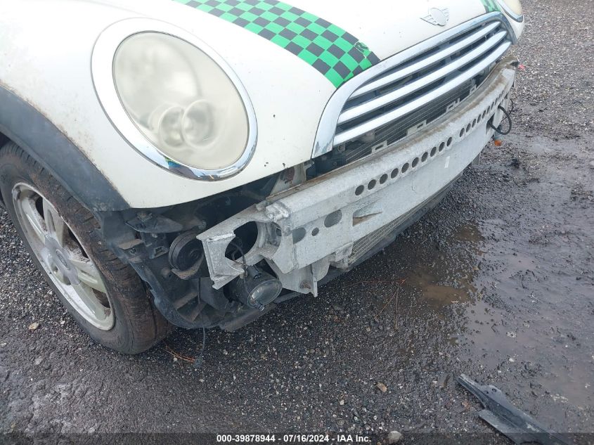 2006 Mini Cooper VIN: WMWRF33556TG14581 Lot: 39878944