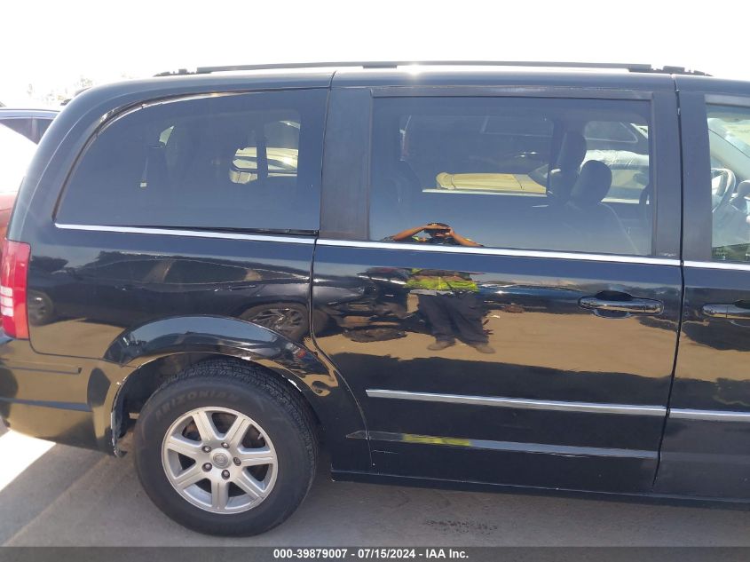 2010 Chrysler Town & Country Touring VIN: 2A4RR5D10AR198352 Lot: 39879007