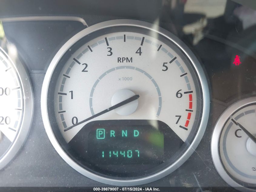 2010 Chrysler Town & Country Touring VIN: 2A4RR5D10AR198352 Lot: 39879007