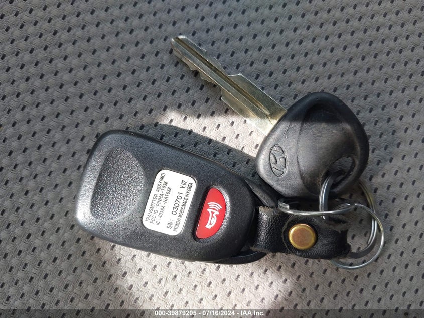 2008 Hyundai Accent Gls VIN: KMHCN46C88U228061 Lot: 39879205