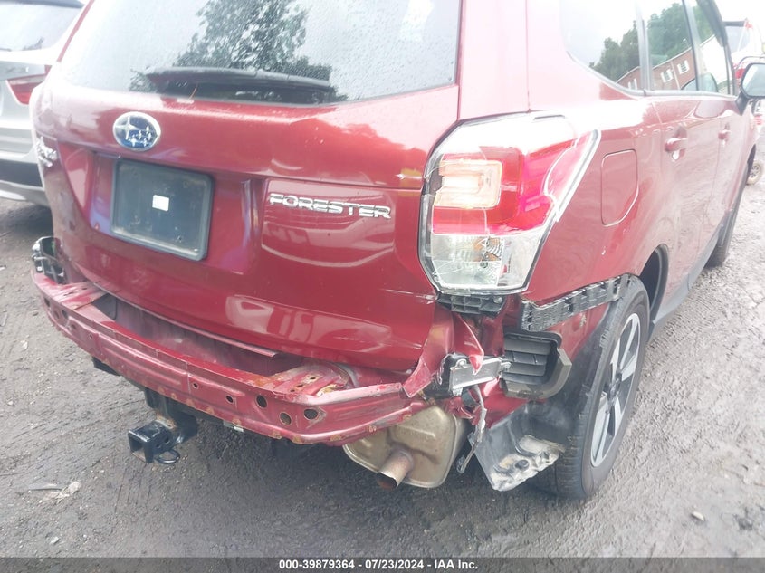 2018 Subaru Forester 2.5I Premium VIN: JF2SJAGC4JH520086 Lot: 39879364