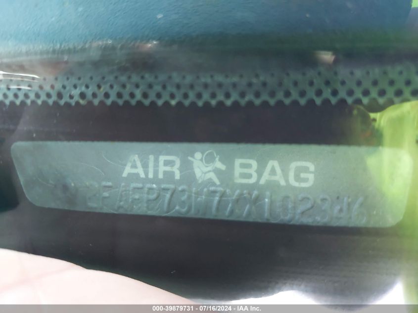 1999 Ford Crown Victoria VIN: 2FAFP73W7XX102346 Lot: 39879731