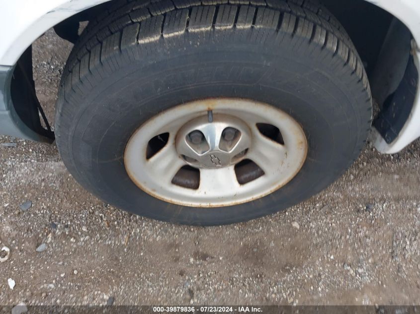 2002 Chevrolet Astro VIN: 1GCDM19X22B134575 Lot: 39879836