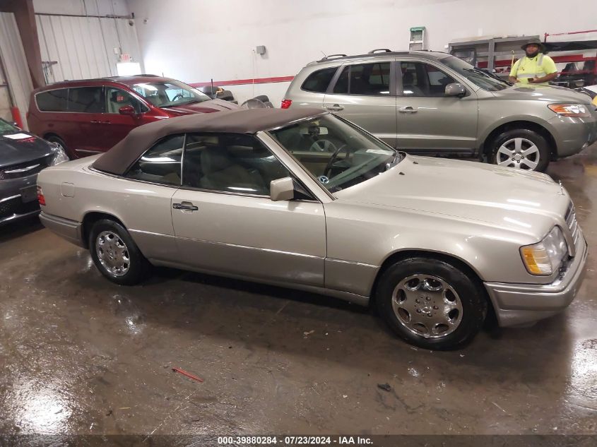 1994 Mercedes-Benz E 320 VIN: WDBEA66E2RC098726 Lot: 39880284