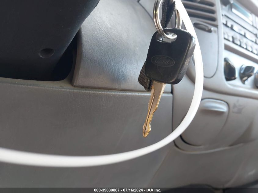 2001 Ford F-150 Harley-Davidson Edition/King Ranch Edition/Lariat/Xlt VIN: 1FTRW07W21KE02365 Lot: 39880887