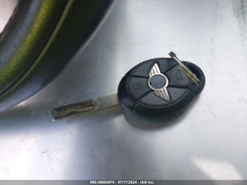 2005 Mini Cooper S VIN: WMWRH33505TF85306 Lot: 39880970