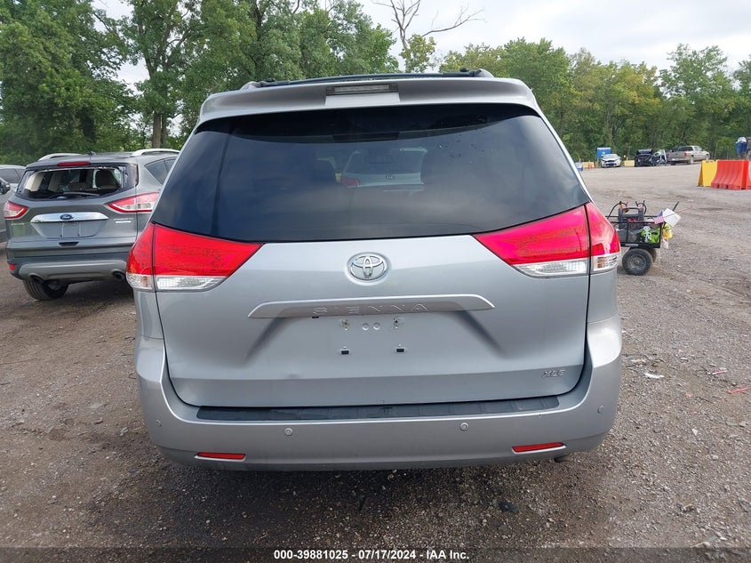 2013 Toyota Sienna Xle V6 8 Passenger VIN: 5TDYK3DC1DS404818 Lot: 39881025