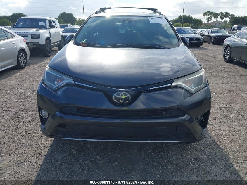 VIN JTMWFREV7JJ152905 2018 TOYOTA RAV4 XLE