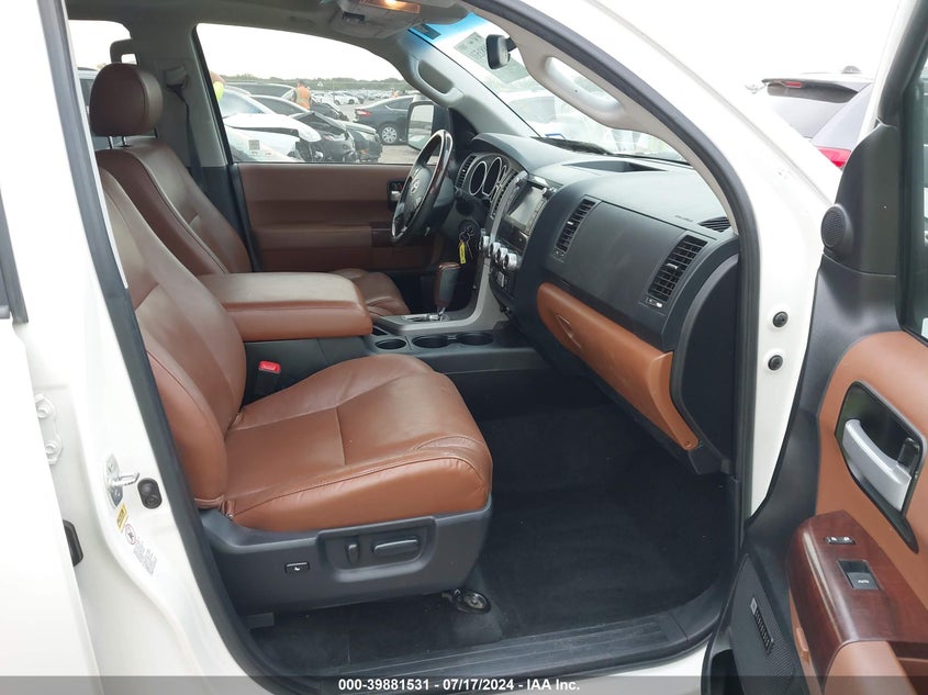 2013 Toyota Sequoia Platinum VIN: 5TDYY5G12DS046830 Lot: 39881531