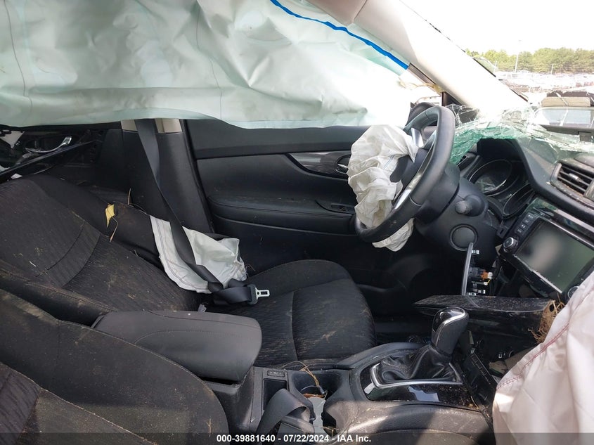 VIN KNMAT2MT1JP577186 2018 NISSAN ROGUE SV