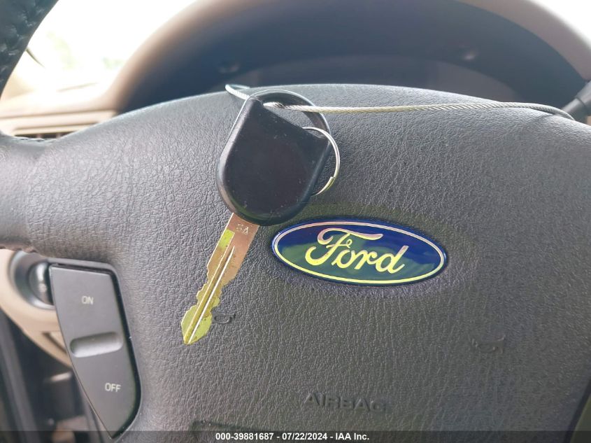 2005 Ford Explorer Xlt/Xlt Sport VIN: 1FMZU73E55UA10935 Lot: 39881687