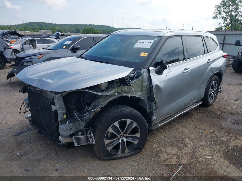VIN 5TDGZRAHXMS034740 2021 TOYOTA HIGHLANDER XLE