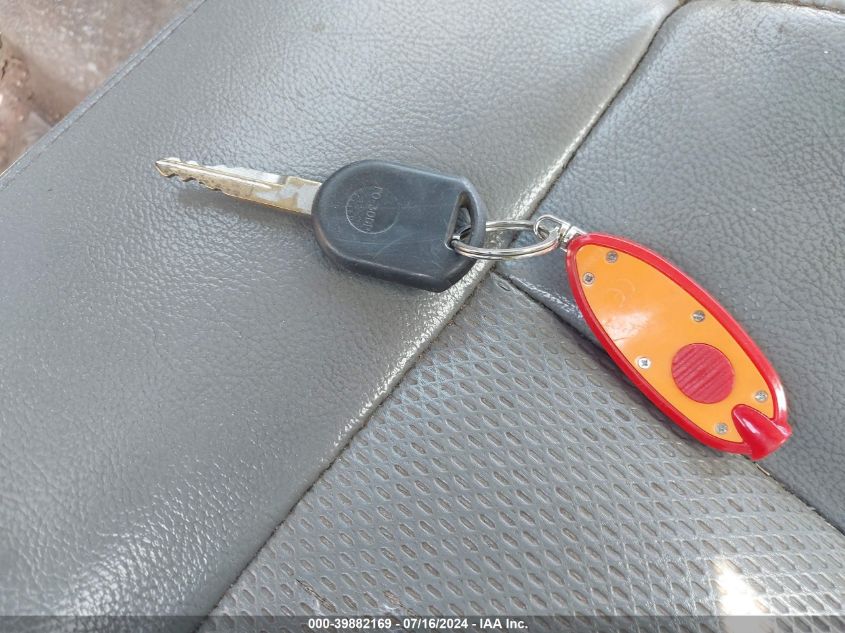 2005 Ford F-150 Stx/Xl/Xlt VIN: 1FTRF122X5NB82651 Lot: 39882169