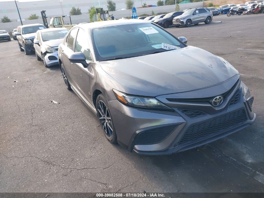 4T1G11AK7MU540456 2021 TOYOTA CAMRY - Image 1