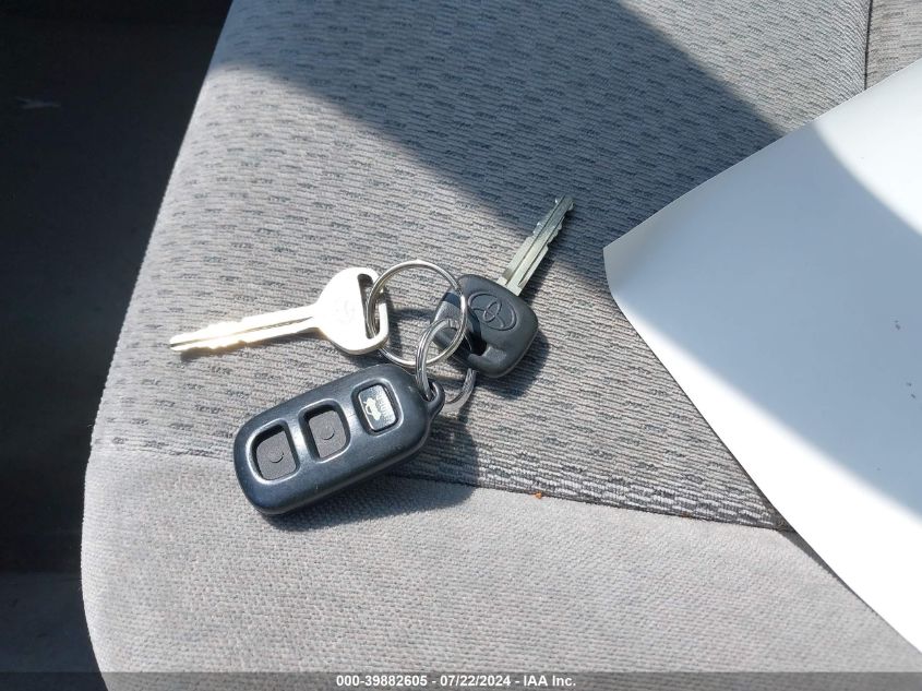 2004 Toyota Camry Le VIN: 4T1BE32K34U311765 Lot: 39882605