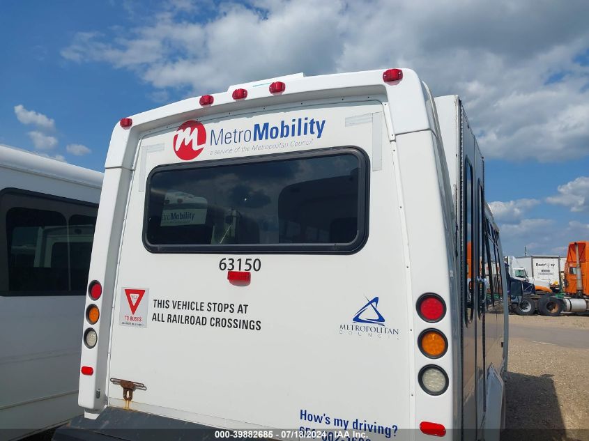 2015 Ford Econoline E450 Super Duty Cutwy Van VIN: 1FDEE4FL2FDA25480 Lot: 39882685