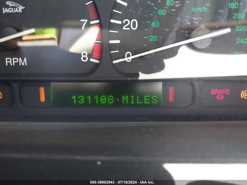 2000 Jaguar S-Type 4.0L V8 VIN: SAJDA01D6YGL57672 Lot: 39882943