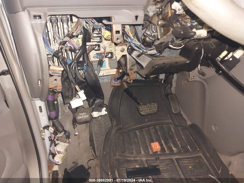 2004 Toyota Sienna Le VIN: 5TDZA23C44S204549 Lot: 39882991