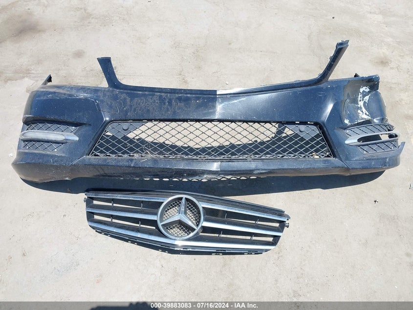 2014 Mercedes-Benz C 250 Luxury/Sport VIN: WDDGF4HB8ER320346 Lot: 39883083