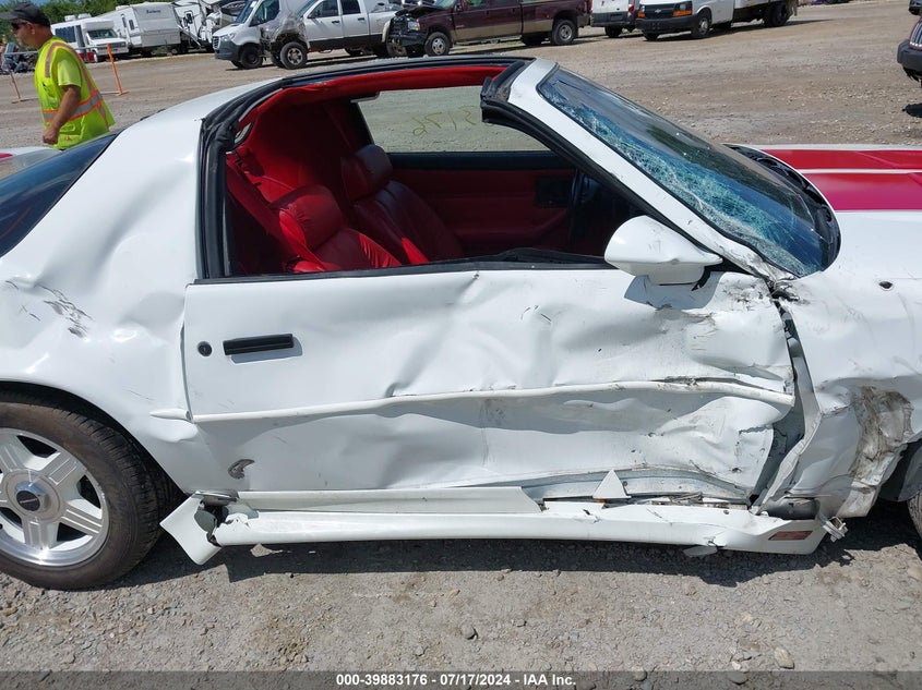 1992 Chevrolet Camaro Z28 VIN: 1G1FP23F8NL144153 Lot: 39883176