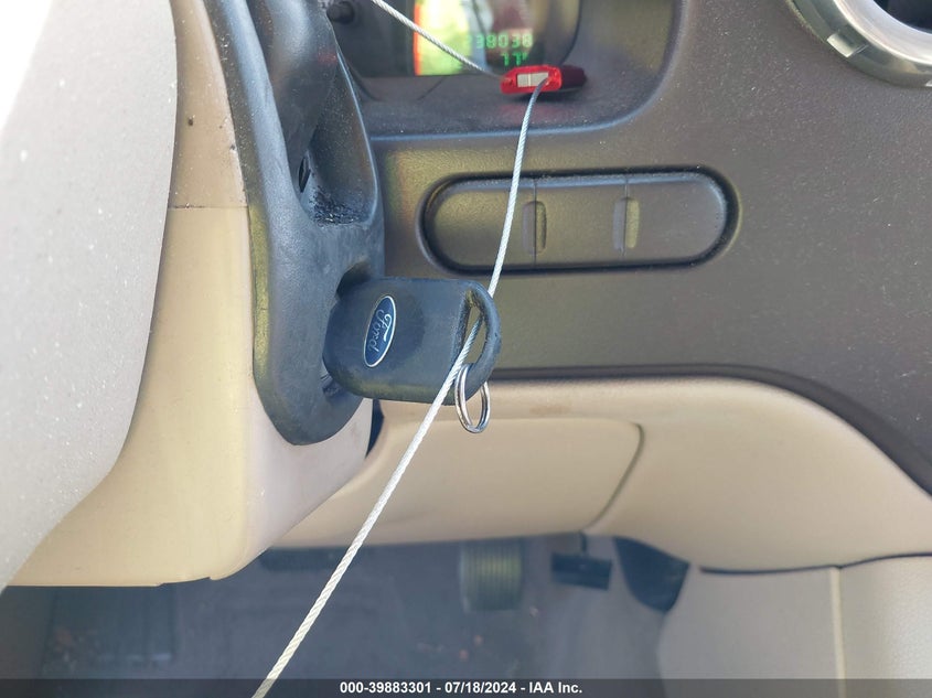 2003 Ford Expedition Xlt VIN: 1FMRU15W83LA62517 Lot: 39883301