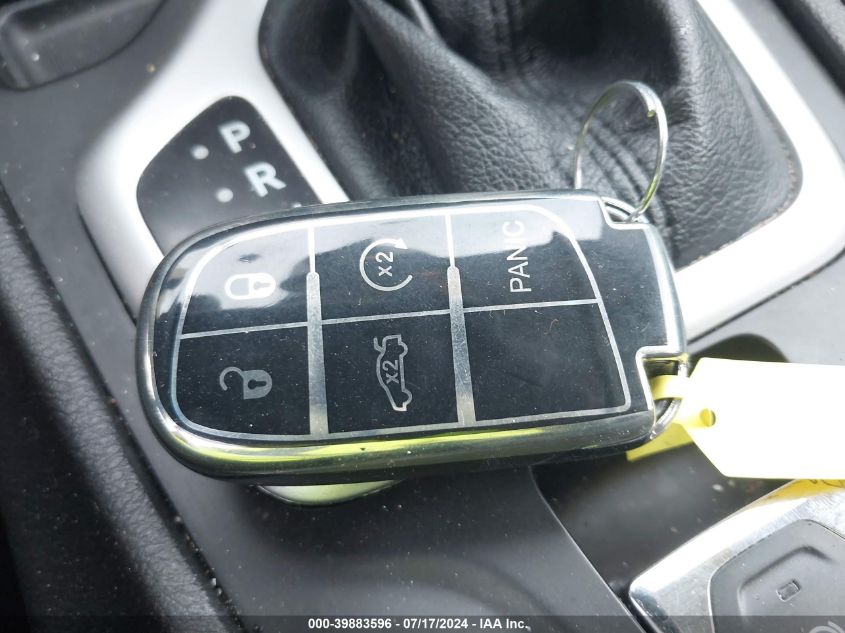 2014 Jeep Cherokee Latitude VIN: 1C4PJLCS3EW117196 Lot: 39883596