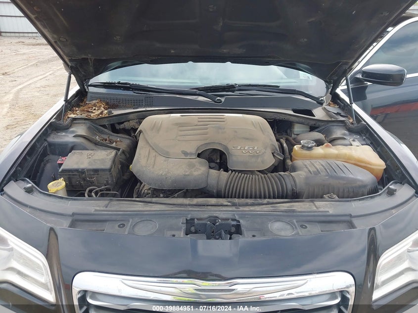 2013 Chrysler 300 Motown VIN: 2C3CCAAGXDH698824 Lot: 39884951