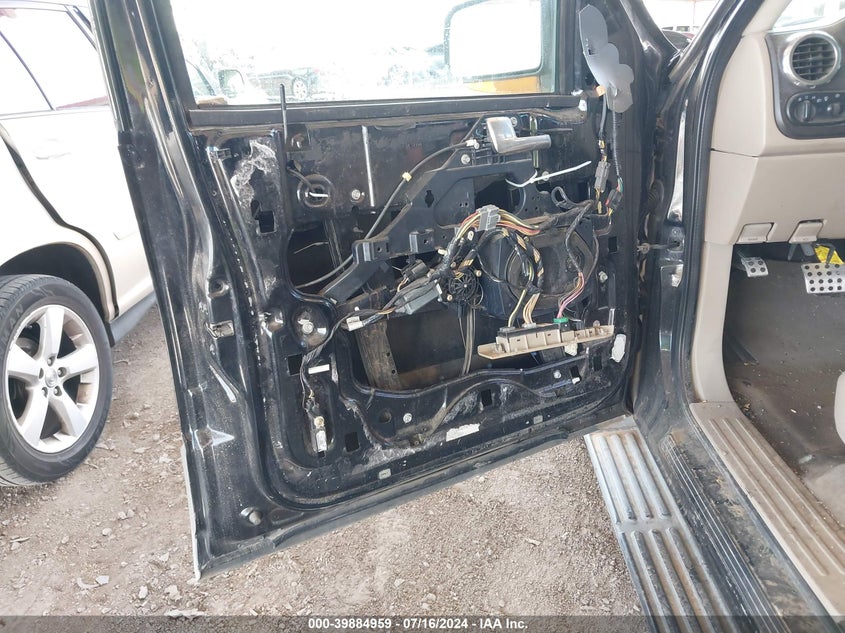 2003 Ford Expedition Eddie Bauer VIN: 1FMFU18L33LA90942 Lot: 39884959