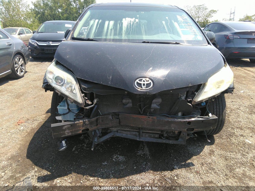 2013 Toyota Sienna Xle V6 8 Passenger VIN: 5TDYK3DC9DS377917 Lot: 39885517