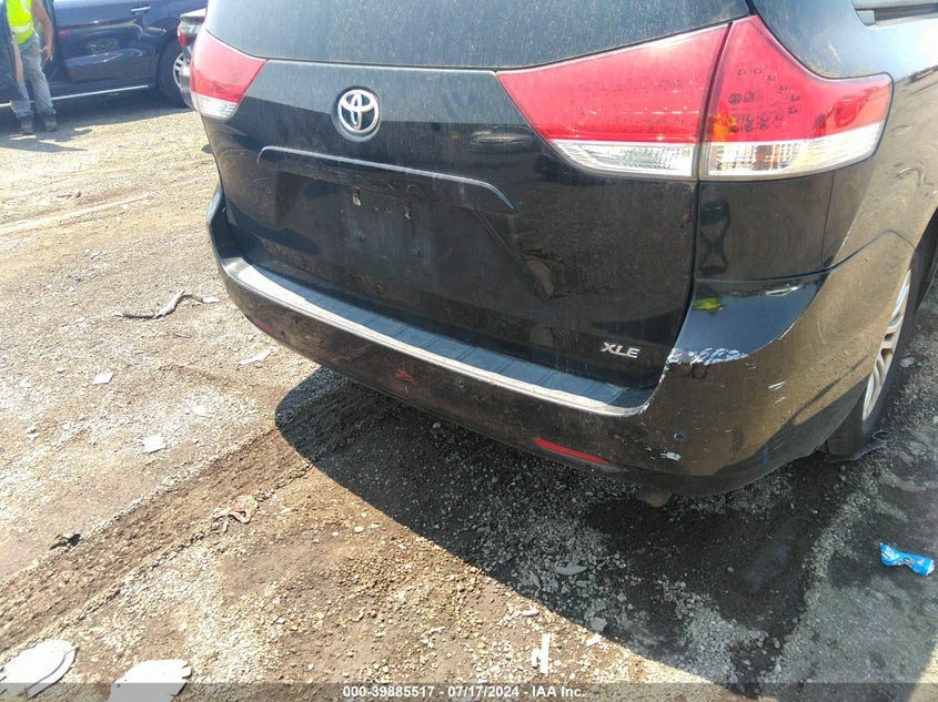 2013 Toyota Sienna Xle V6 8 Passenger VIN: 5TDYK3DC9DS377917 Lot: 39885517