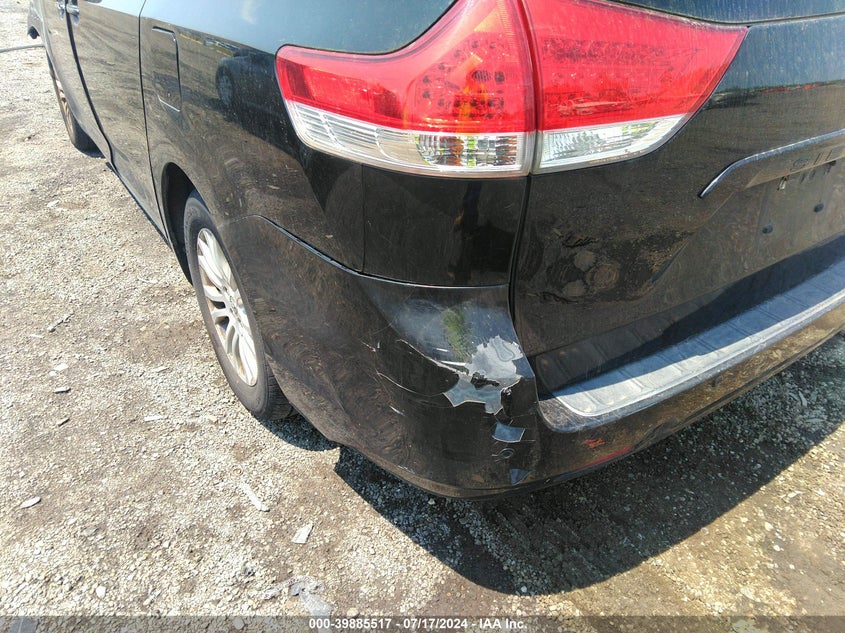 2013 Toyota Sienna Xle V6 8 Passenger VIN: 5TDYK3DC9DS377917 Lot: 39885517