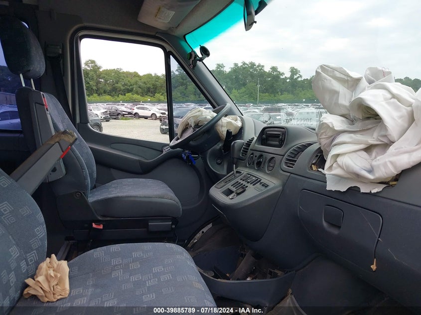 2004 Dodge Sprinter Wagon 2500 High Roof VIN: WD5PD744145650751 Lot: 39885789