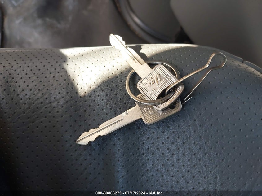 2003 Ford E-350 Super Duty Xl/Xlt VIN: 1FBSS31L43HA84993 Lot: 39886273