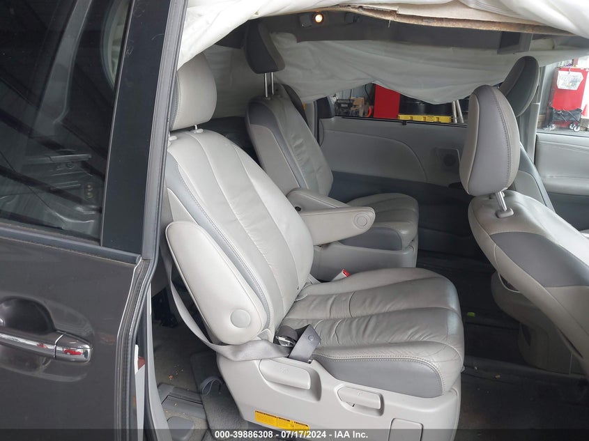 2011 Toyota Sienna Limited VIN: 5TDDK3DC4BS020981 Lot: 39886308