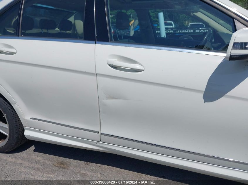 2011 Mercedes-Benz C 300 Luxury 4Matic/Sport 4Matic VIN: WDDGF8BB1BR152335 Lot: 39886429