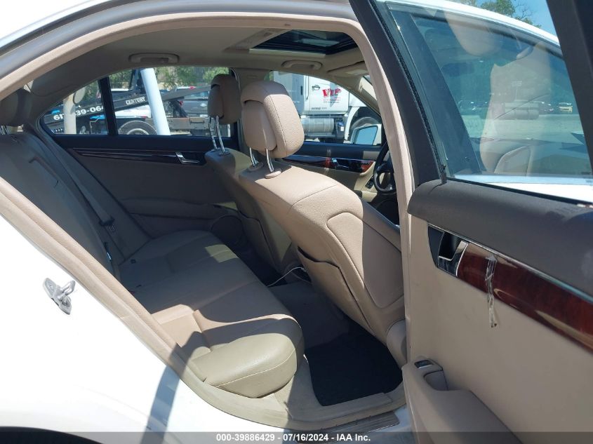 2011 Mercedes-Benz C 300 Luxury 4Matic/Sport 4Matic VIN: WDDGF8BB1BR152335 Lot: 39886429