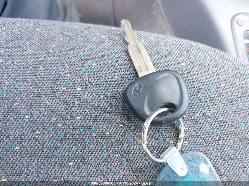 2002 Hyundai Accent Gl VIN: KMHCG45C62U301401 Lot: 39886583