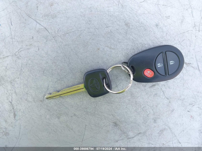 2011 Toyota Sienna VIN: 5TDKA3DC8BS008844 Lot: 39886794