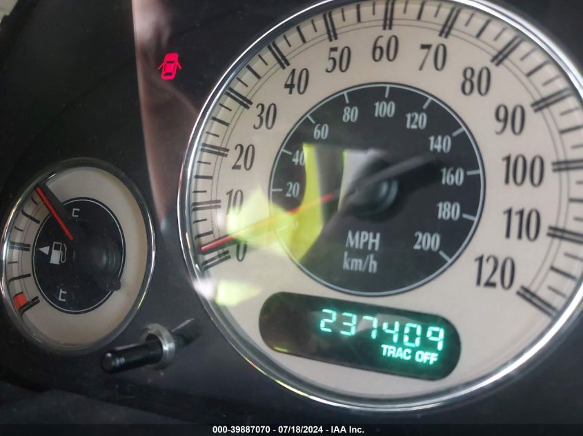 2001 Chrysler Town & Country Lxi VIN: 2C8GP54L71R118158 Lot: 39887070