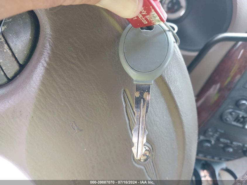 2001 Chrysler Town & Country Lxi VIN: 2C8GP54L71R118158 Lot: 39887070