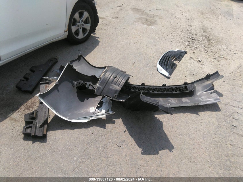 2011 Toyota Sienna Le VIN: 5TDKK3DC4BS120344 Lot: 39887120