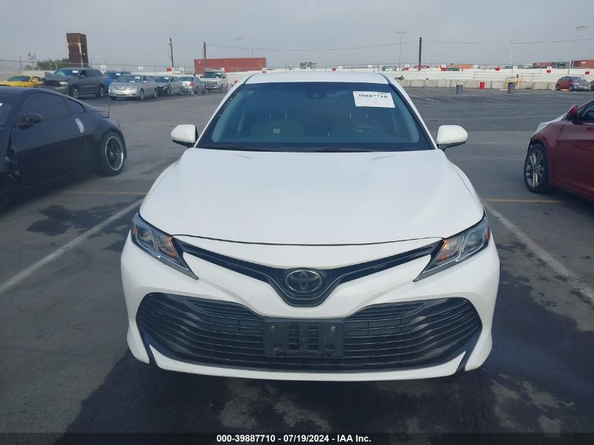 2018 Toyota Camry Le VIN: 4T1B11HK6JU578790 Lot: 39887710