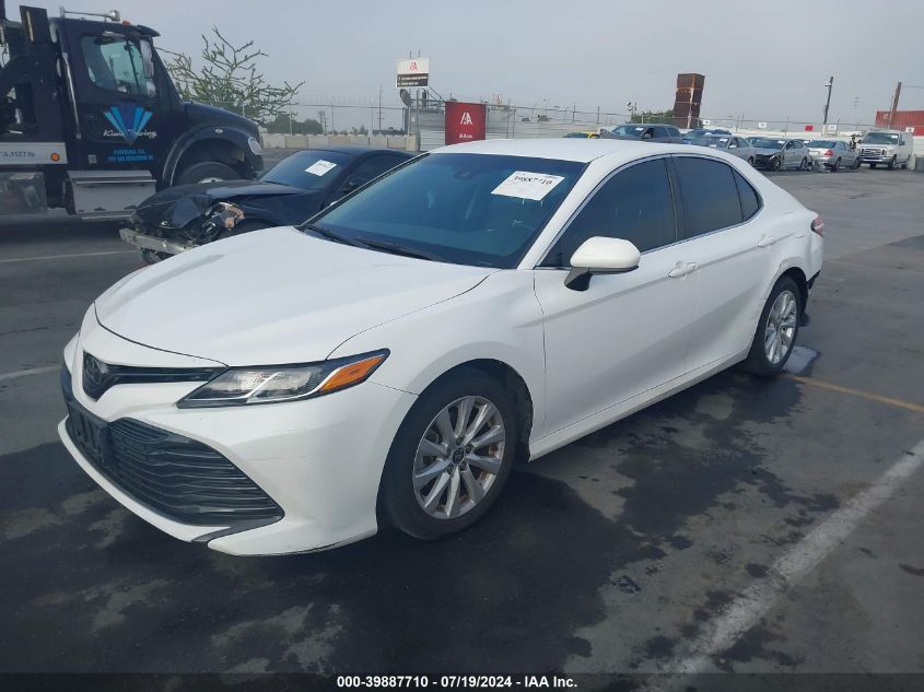 2018 Toyota Camry Le VIN: 4T1B11HK6JU578790 Lot: 39887710